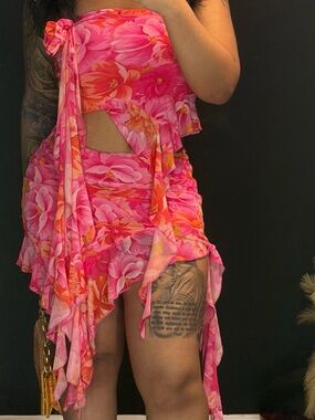 Two piece floral flowy skirt set 
Brand new